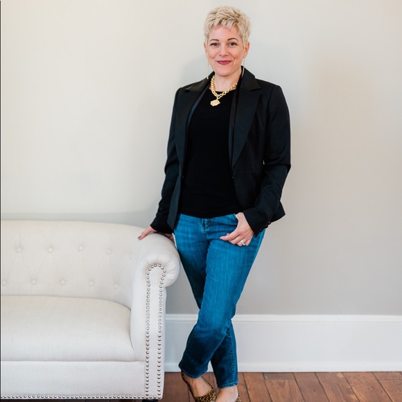 Meet your Posher, Gretchen - Picture 2 of 2